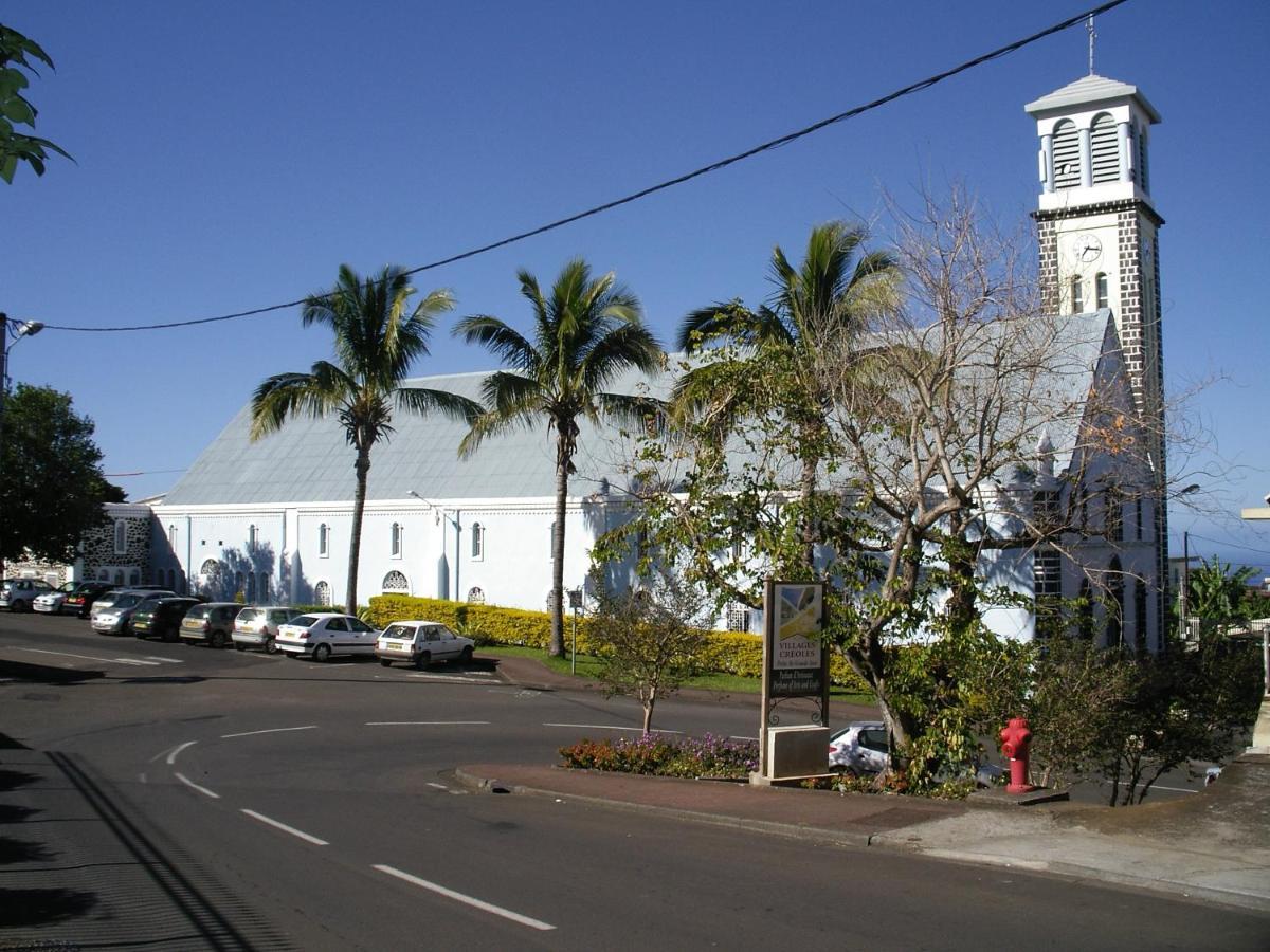 Case Creole Traditionnelle A Ossature Et Charpente Bois Petite Île Exterior foto