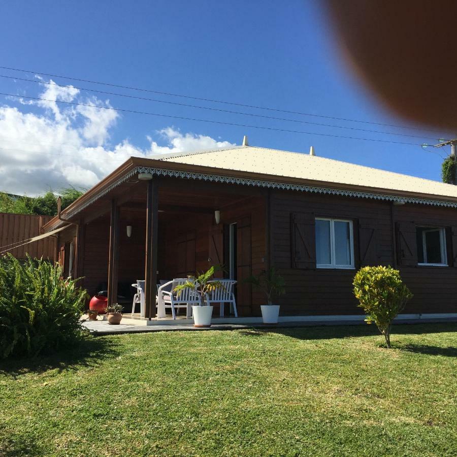 Case Creole Traditionnelle A Ossature Et Charpente Bois Petite Île Exterior foto