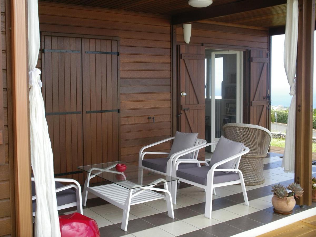 Case Creole Traditionnelle A Ossature Et Charpente Bois Petite Île Exterior foto